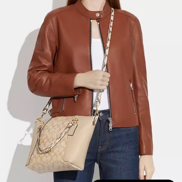 New Coach Kacey Satchel In Colorblock Signature Canvas  Neutral Color Cream/Tan - Picture 3 of 5